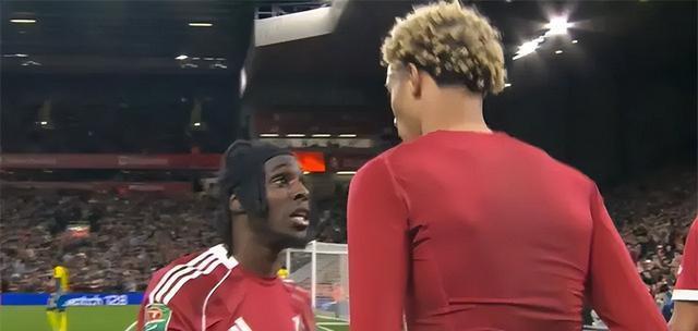 https, 甚至引发了, 脱衣前 https, 甚至引发了, 脱衣前