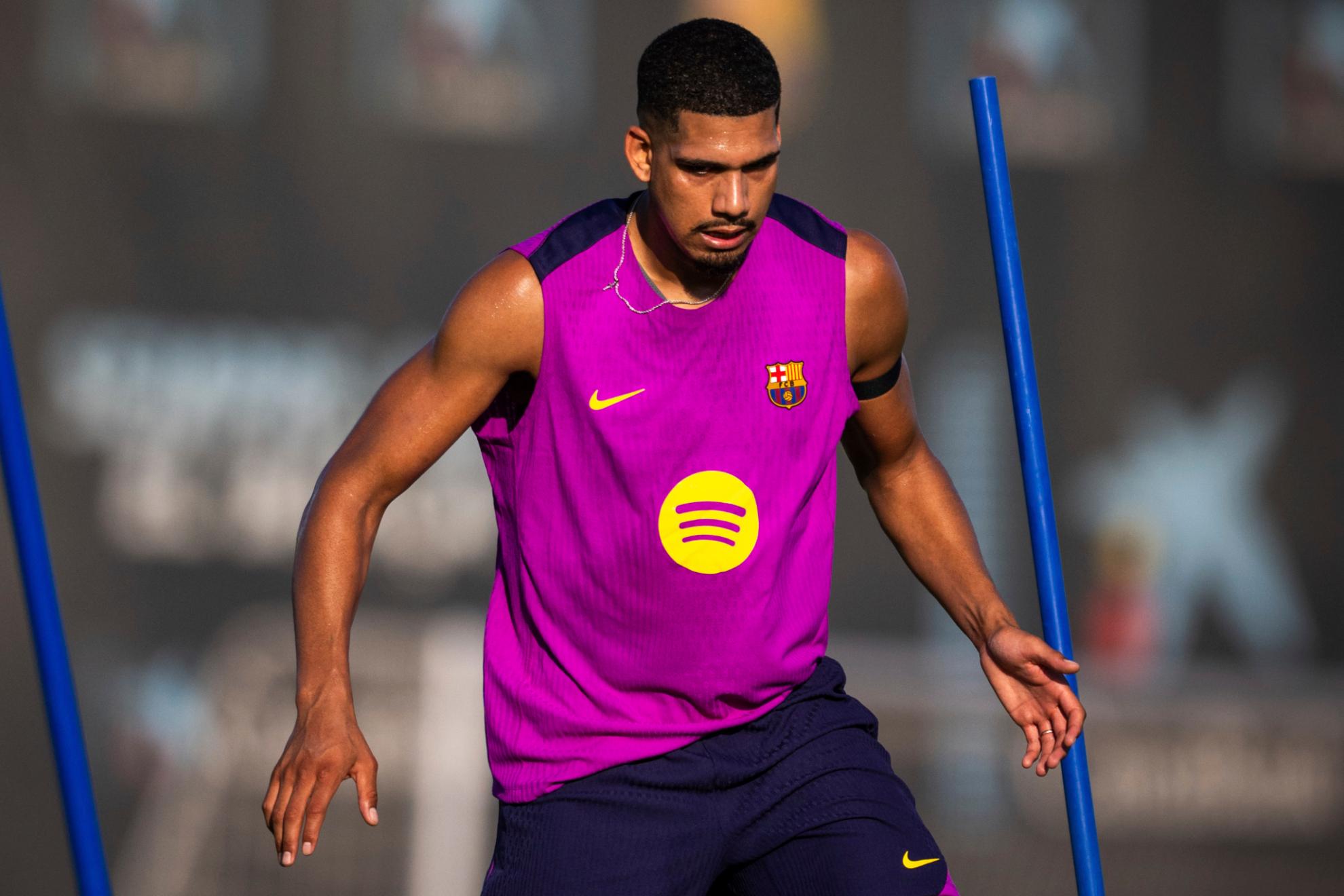 随后在主场, 抵达加泰罗, 也是在向年