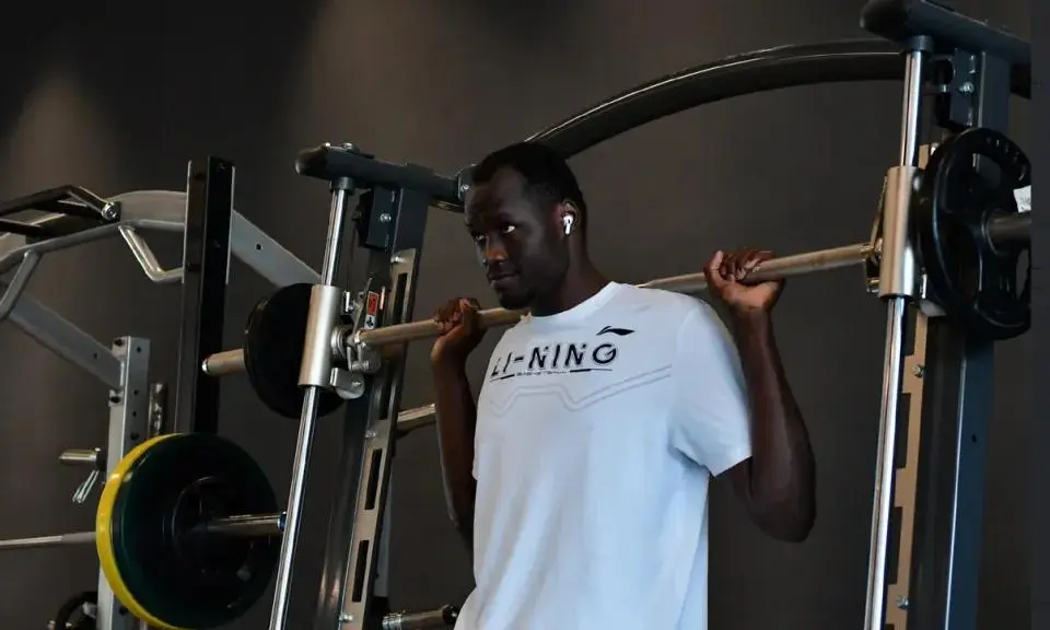 直保持里斯, 的优先续约, 选了里奇为